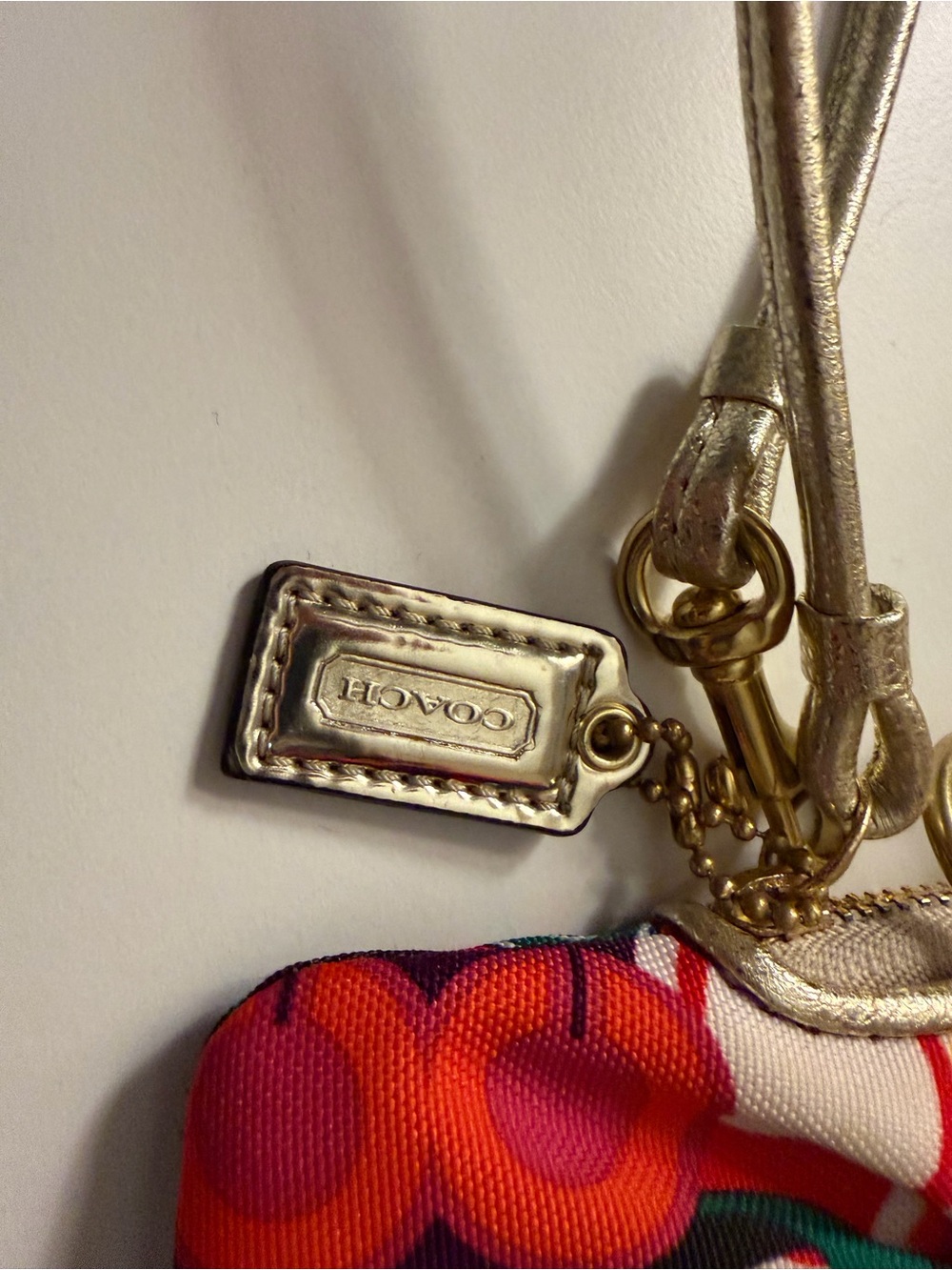 Coach Poppy Multicolor Pop Art Signature Wristlet with Gold Plaque - Picture 3 of 7